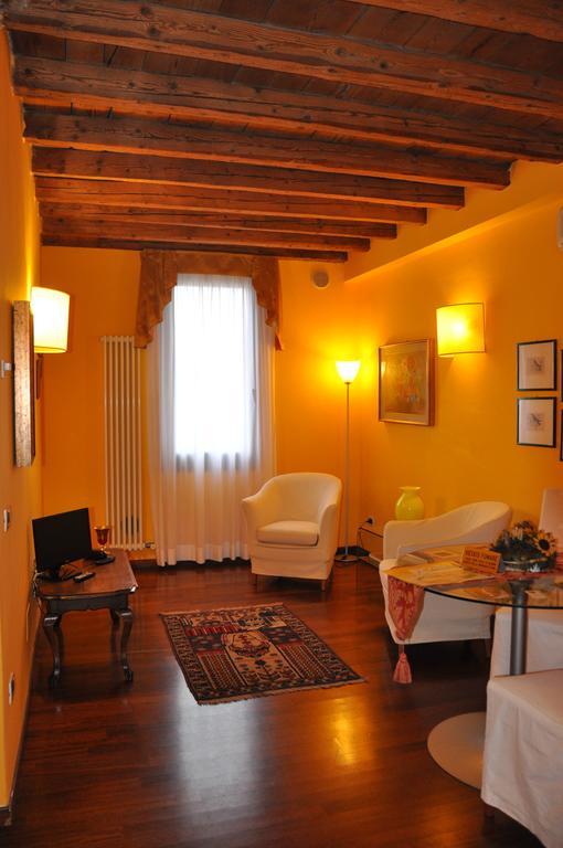 Piazza Nova Guest House Ferrare Chambre photo