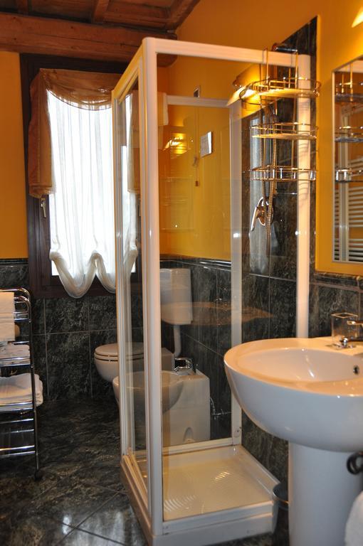 Piazza Nova Guest House Ferrare Chambre photo