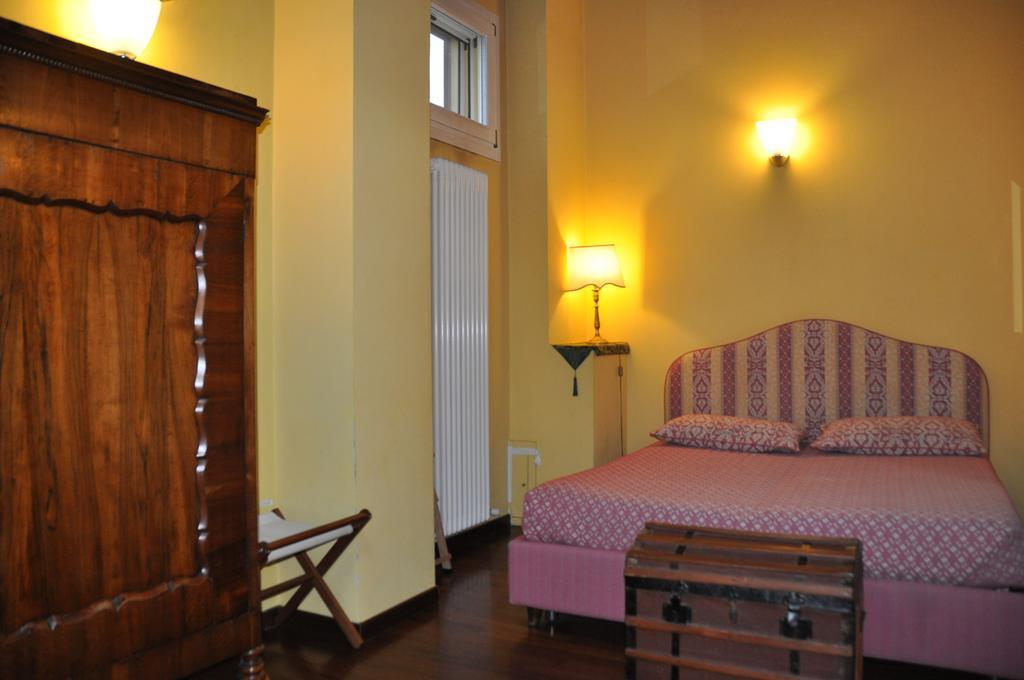 Piazza Nova Guest House Ferrare Chambre photo
