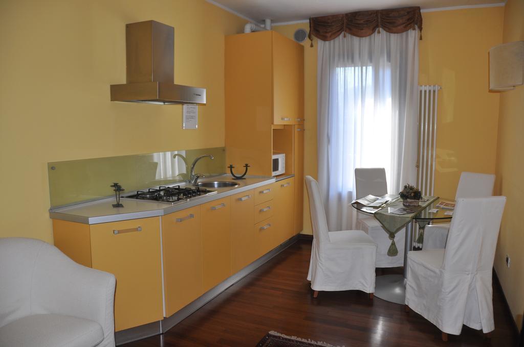 Piazza Nova Guest House Ferrare Chambre photo