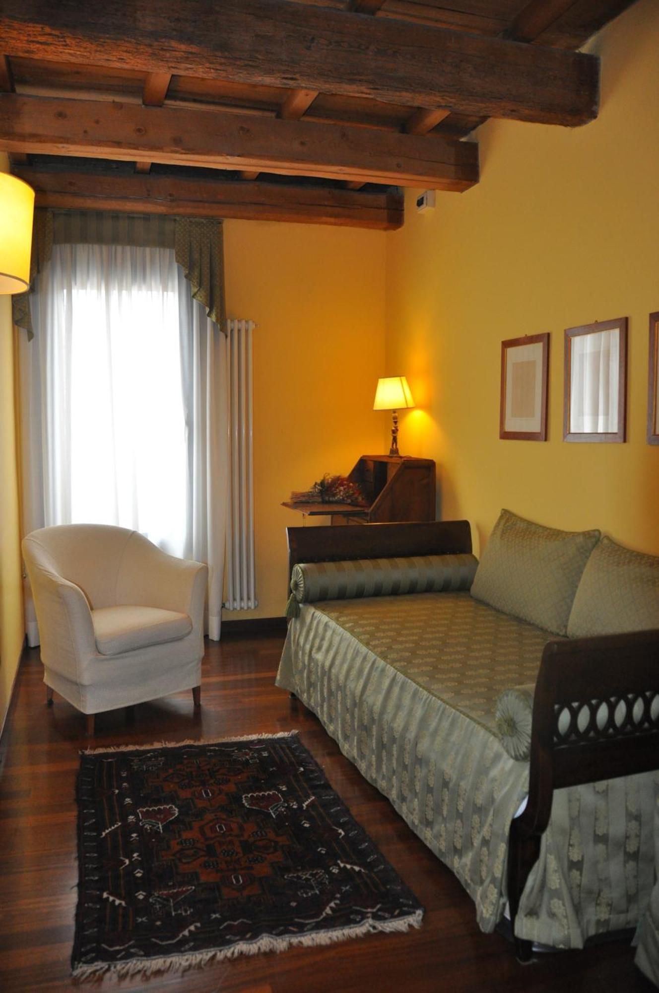 Piazza Nova Guest House Ferrare Chambre photo
