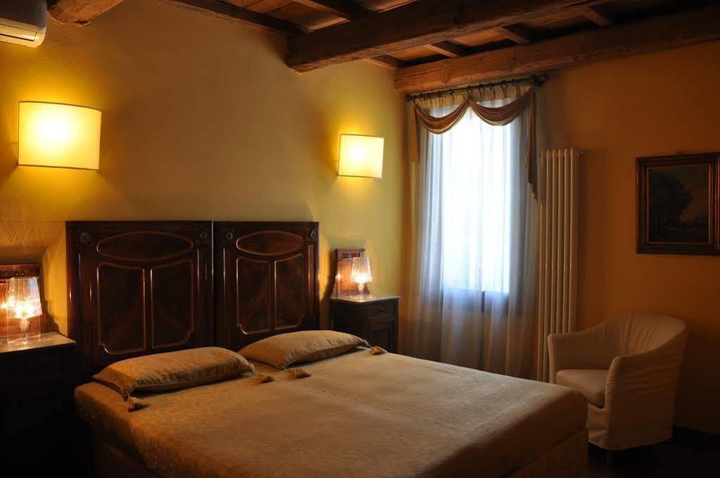 Piazza Nova Guest House Ferrare Extérieur photo