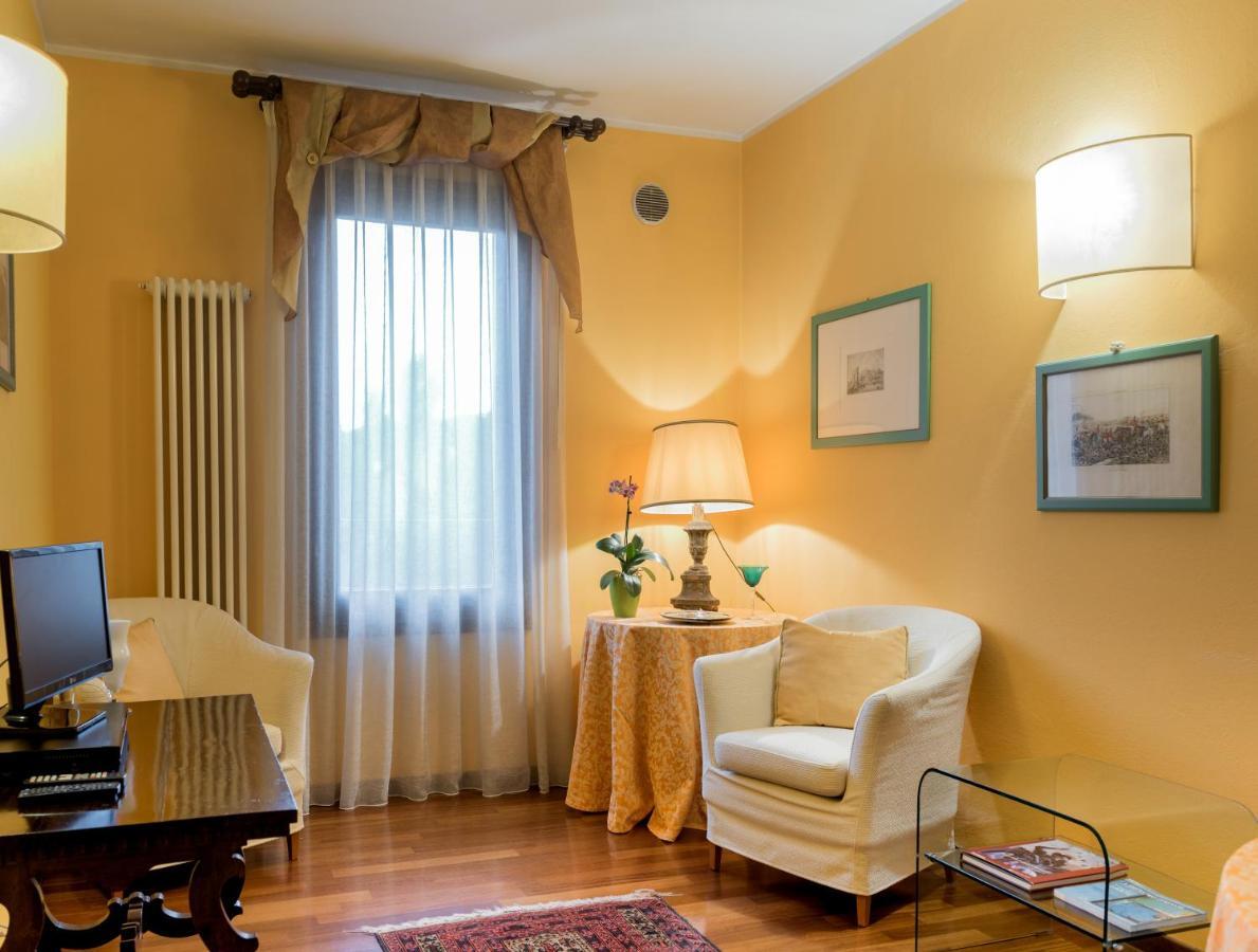 Piazza Nova Guest House Ferrare Extérieur photo